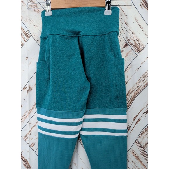 Bombshell Sportswear Pocket Thigh Highs Legging - Picture 4 of 6